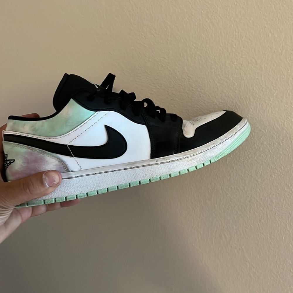 Air Jordan ones low